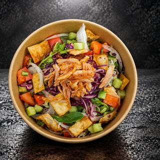 Салата Fattoush с пилешко месо