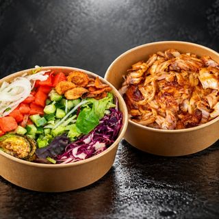 500гр пилешко месо + салати