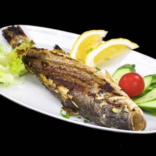 Лаврак/ Ципура на скара със задушени зеленчуци 300 гр.