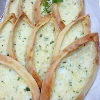 Пиде със сирене и кашкавал (200г)