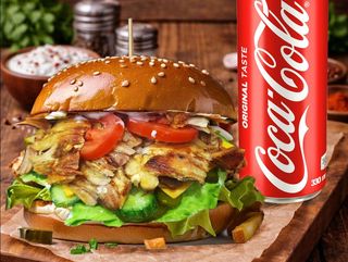 Бургер с пилишки с кола кен