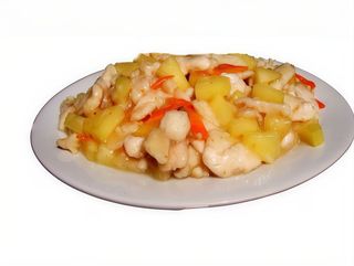 111. Пилешко с ананас 700гр.