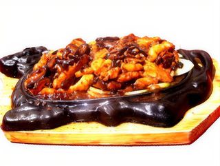 129. Пилешко в керамична костенурка (650г)