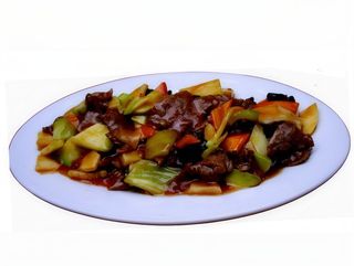 151. Телешко с китайски гъби, бамбук и зеленчуци (700г)