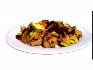 153. Телешко с ароматни гъби и зеленчуци 700г