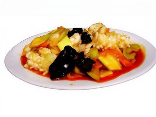 173. Калмари с китайски гъби, бамбук и зеленчуци (700г)