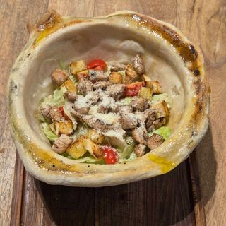 Салата Цезас с Пиле в Шапка