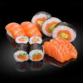 Сет сьомга мини (13 бр - 260 гр)