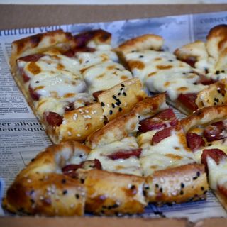 Пиде с луканка