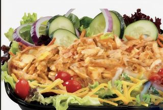 Салата пилешко месо (300г)