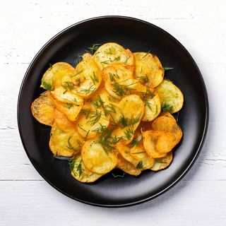 Картофен чипс с чесън и копър