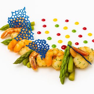 Скариди с аспержи.