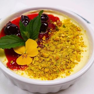 Крем Брюле с вишнево кули