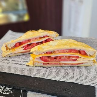 Сандвич в омлет