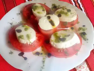 Салата Капрезе (500)гр.