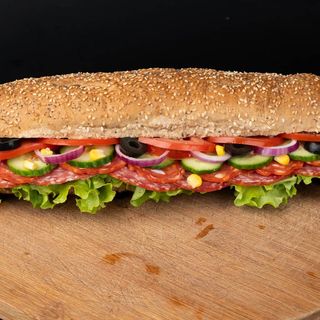 Малък сандвич салам Милано,чоризо,моцарела