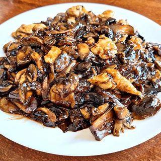 169. Супа пилешко месо (200гр) + Основно ястие (400гр)