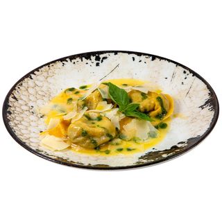 Паста Равиоли с телешки опашки и салсиче в песто сос (250г)