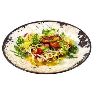 Октопод на барбекю, маринован в просеко върху карпачо от картофи (280г)