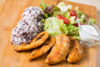 Мариновани пилешки бонфиленца с гарнитура (350г)