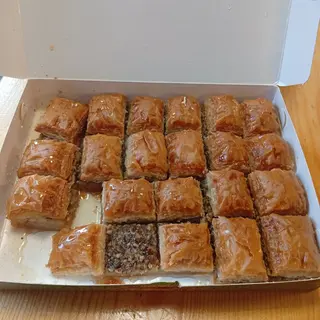 Турска Баклава с Орехи