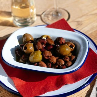 Мариновани маслини (150г)