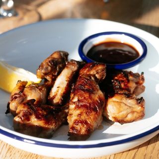 Пилешки крилца (300г)