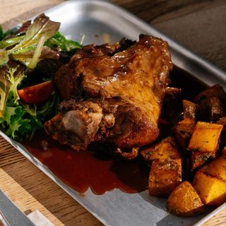 Свински джолан с кост (350г)