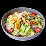 САЛАТА ЦЕЗАР С ПИЛЕ