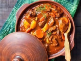 Свинско с гювеч 650гр