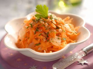 Салата моркови