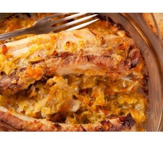 Кисело зеле със свински ребра