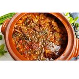 Свински ребърца с боб в гърне