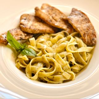 Паста с песто и пил. филе