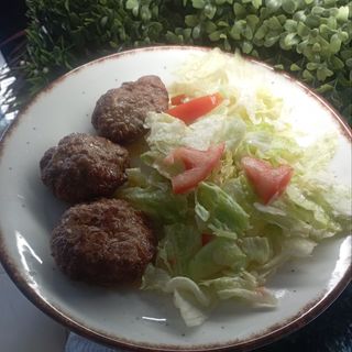 Кюфтета 3 бр. с гарнитура