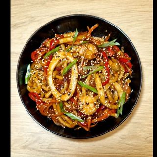 Удон с морски дарове