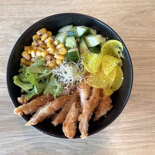 Боул с хрупкаво пиле