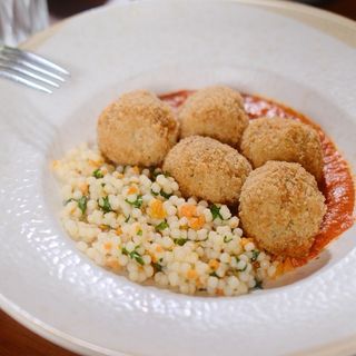 ВЕГАН КЮФТЕНЦА ОТ ЧЕРВЕНА ЛЕЩА