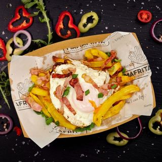 Картофки с бекон и яйце (1бр)