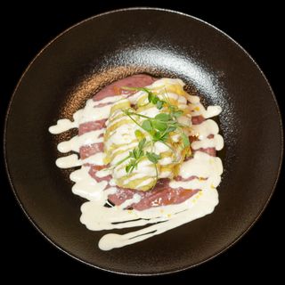 Печен карфиол с дип от боб с червено цвекло и сос айоли