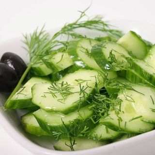 Салата краставици (300г)