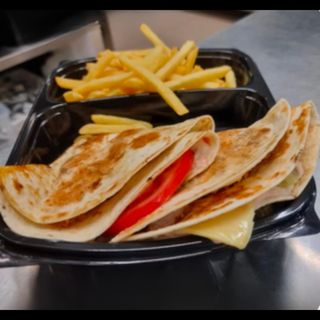 Тортила с яйце и бекон