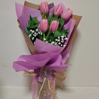 Букет- Лалета с пеперуда