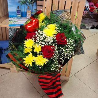 Букет-Роза с хризантема.