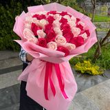 Букет от 51 рози микс - светло розови и цикламени 