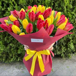 Букет от 25 шарени лалета