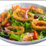 Салата с хрупкави калмари