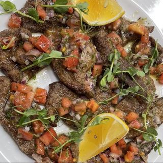 Телешки дроб с пролетна салца