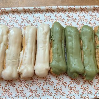 Еклер с бял шоколад - 1 бр.