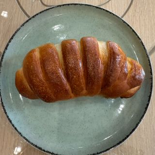 Закуска с биволски кренвирш